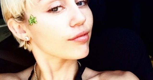 Miley Cyrus si actorul Liam Hemsworth s-au logodit