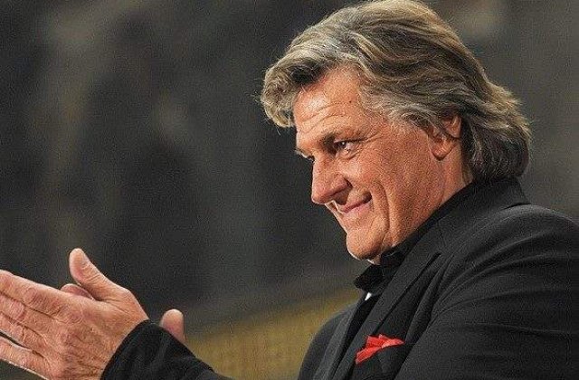 Nicolae Timofti l-a decorat pe actorul Florin Piersic