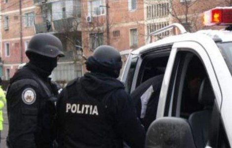 Perchezitii DNA la locuintele a trei fosti ofiteri SRI din Prahova