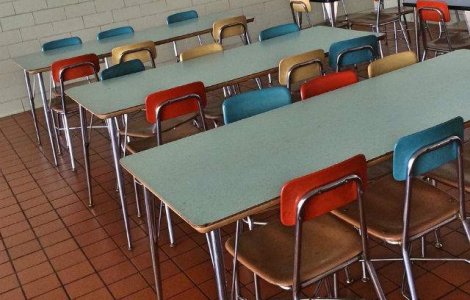 Cantinele scolare fara autorizare ISU risca sa fie inchise