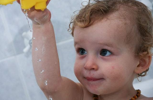 Aproape toate sampoanele pentru bebelusi si copii pot provoca alergii