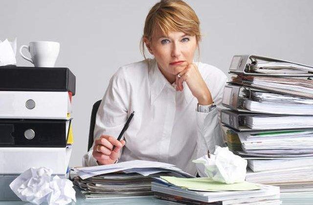 Guvernul a infiintat "Comisia de taiat hartii"