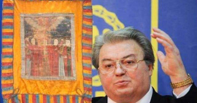 Drapelul lui Avram Iancu, detinut de Corneliu Vadim Tudor, vandut