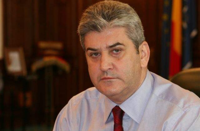 Gabriel Oprea, urmarit penal in dosarul "Girofarul"