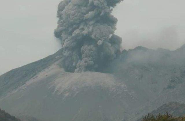 [Video] Japonia: Vulcanul Sakarajima a erupt, generand o explozie puternica
