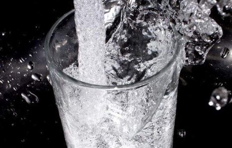  Top  Ce se intampla daca bei numai apa timp de 30 de zile