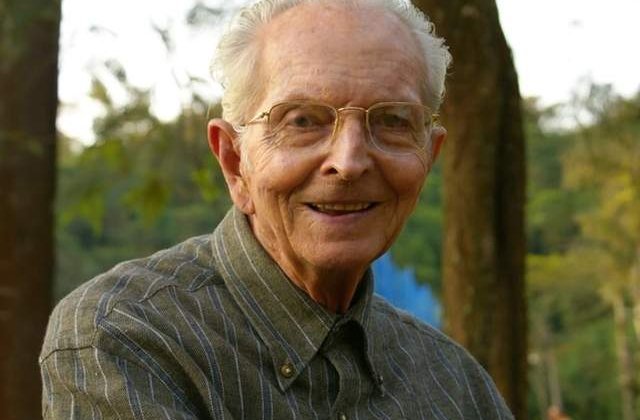 Studiu: Oamenii cu varste intre 65 si 79 de ani se simt cei mai fericiti