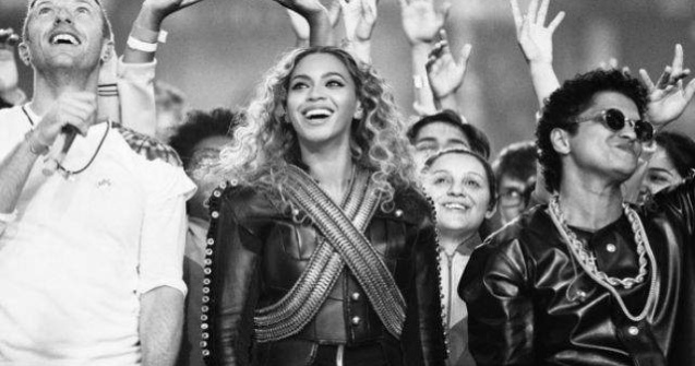 Beyonce, Coldplay & Bruno Mars au facut spectacol la Super Bowl 2016