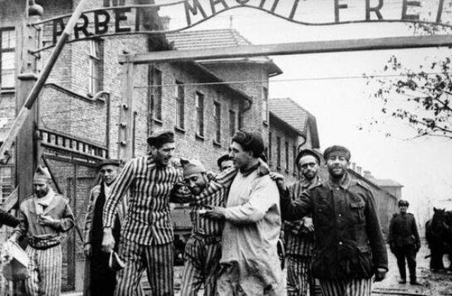 Fost membru SS, acuzat de moartea a 170.000 de persoane in lagarul din Auschwitz