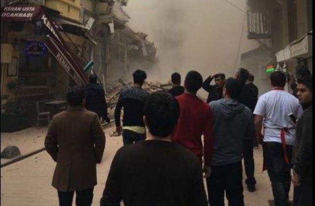 Istanbul: O cladire de cinci etaje s-a surpat