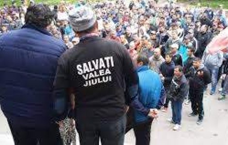 Peste 1.000 de persoane, miting pentru salvarea mineritului