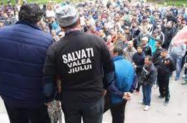 Peste 1.000 de persoane, miting pentru salvarea mineritului