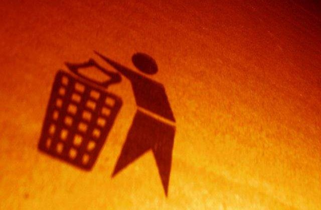 Nu le mai pastra in casa! Articole nocive pe care trebuie sa le arunci IMEDIAT