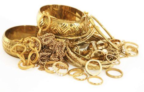 L-au prins in trafic cu peste 6 kilograme de bijuterii din aur