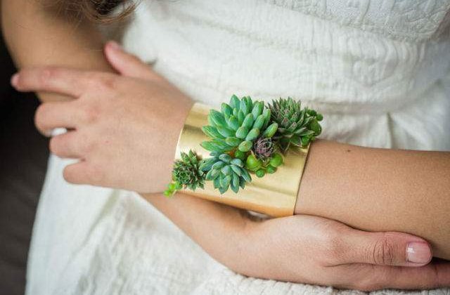 [FOTO] Superb! Bijuteriile care infloresc in timp ce le porti