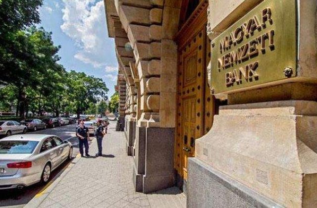 Banca Ungariei a cumparat 100 de pistoale si 200.000 de gloante