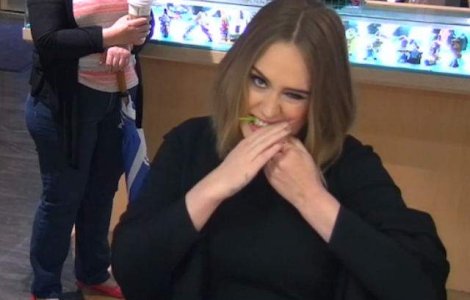 Farsa pusa la cale de Adele si Ellen DeGeneres. Este ilara!