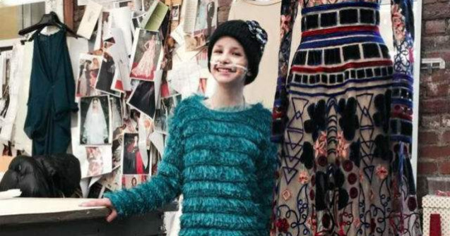 O fetita bolnava de cancer a defilat la New York Fashion Week