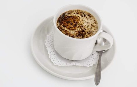 Studiu: Cresterea dozei zilnice de cafea reduce riscul aparitiei cirozei