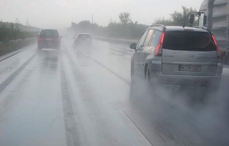 Viteza RECORD: Sofer prins cand conducea cu peste 245 km/h