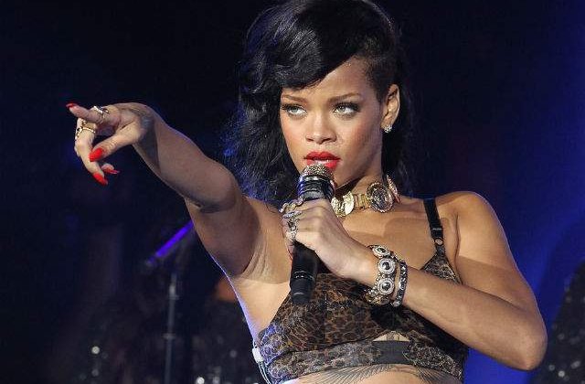 Rihanna ar putea concerta in Romania