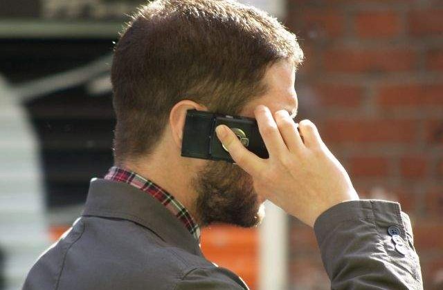 Studiu: Cat vorbesc romanii la telefonul mobil