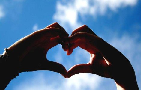 Puterea gandirii pozitive: 7 afirmatii care iti vor stimula increderea in tine