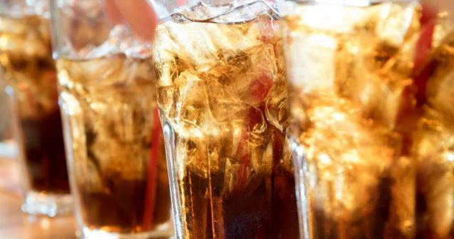 Ce s-ar intampla in corpul tau daca ai bea DOAR sucuri accidulate