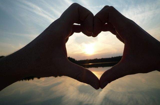 Sarbatoarea iubirii la romani din ce in ce mai eclipsata de Valentine's Day