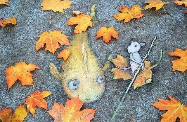 [FOTO] Cand strazile prind viata: picturi pe asfalt care surprind trecatorii