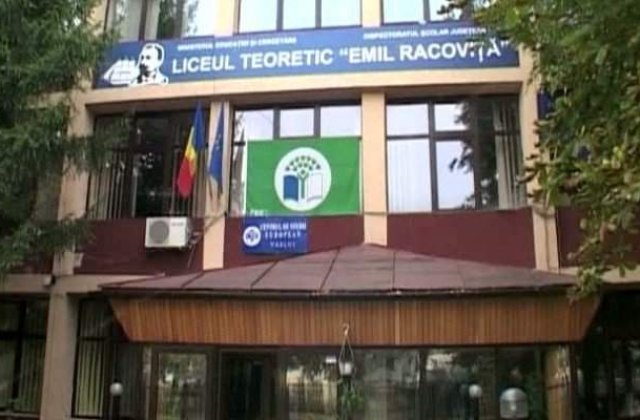 Profesorul care a aratat elevilor un film despre avort, declarat nevinovat