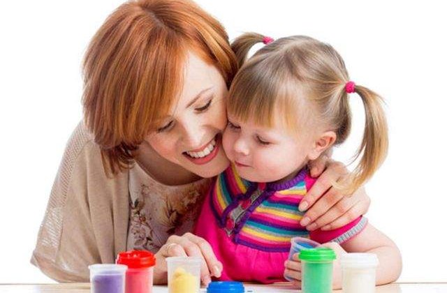 Mama moderna si camerele de supraveghere pentru bone si bebelusi