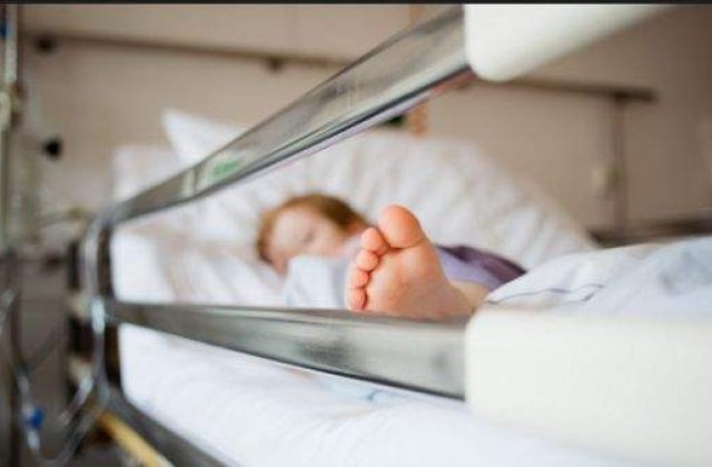 42 de copii sunt in continuare internati in spitalele din Arges