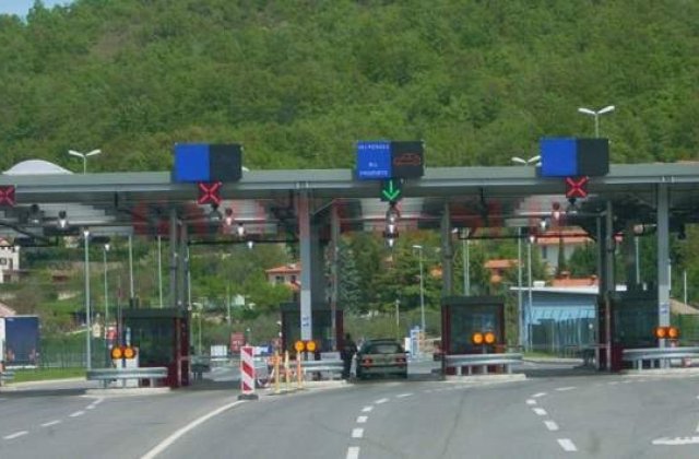 Politia Romana gestioneaza eficient situatia imigrantilor la frontiera cu Ungaria