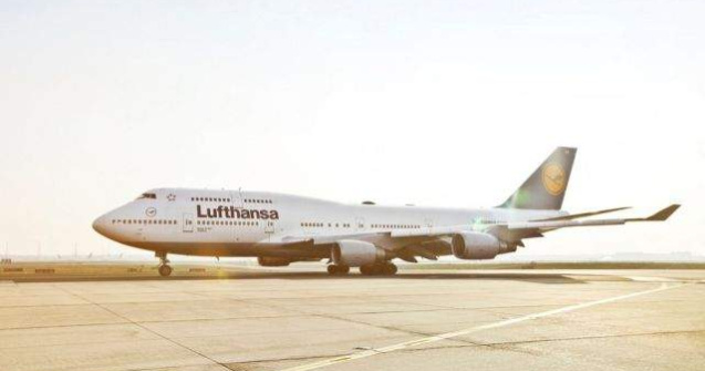 Un copil a murit la bordul unui avion Lufthansa