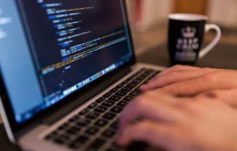 Industria IT, disperata sa gaseasca tineri talentati