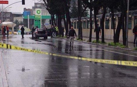 Doua femei au atacat o sectie de politie dintr-o suburbie a Istanbulului