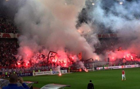 Jucatorii lui Dinamo vor dona galeriei tricourile de la derby