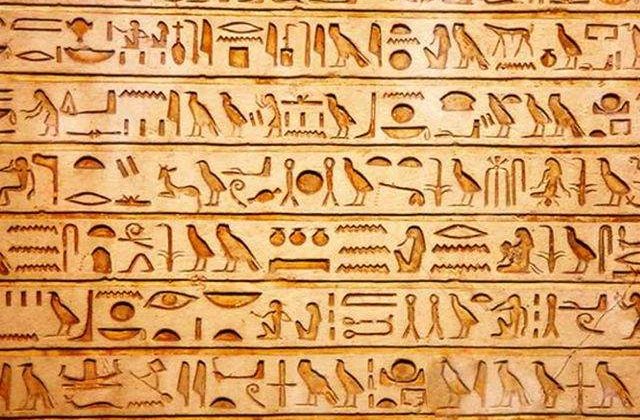 Mii de texte egiptene antice au fost descifrate. Ce taine ascund