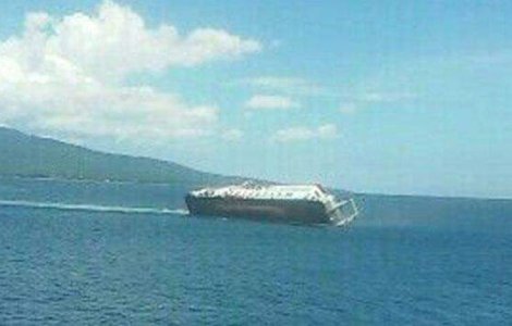 Peste 50 de persoane, salvate de la bordul unui feribot