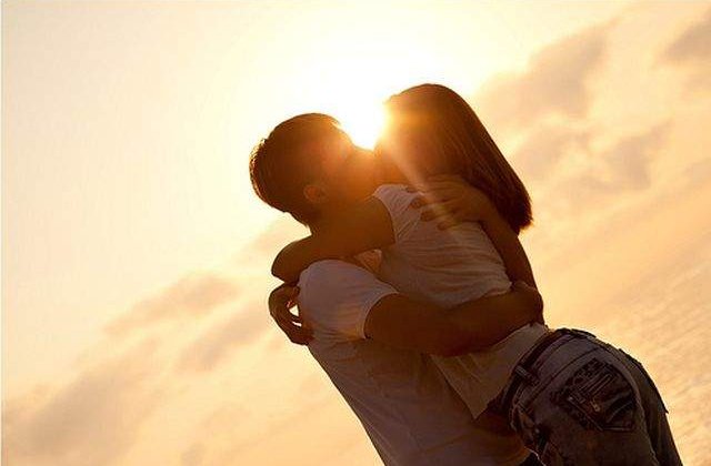 5 lucruri fascinante care se intampla cu corpul tau cand esti indragostit