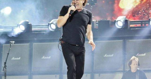 Solistul trupei AC/DC va fi inlocuit! Motivul din spatele deciziei