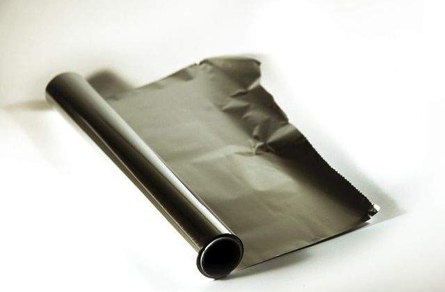 Este la indemana oricui! Intrebuintari UIMITOARE ale foliei de aluminiu