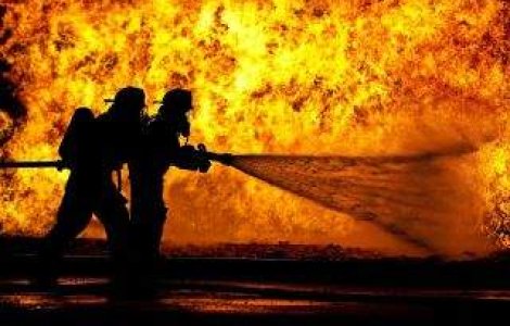Explozie MASIVA in SUA, soldata cu cel putin noua pompieri raniti
