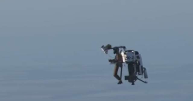  Video  A aparut Jetpack-ul adevarat, care zboara cu viteze incredibile