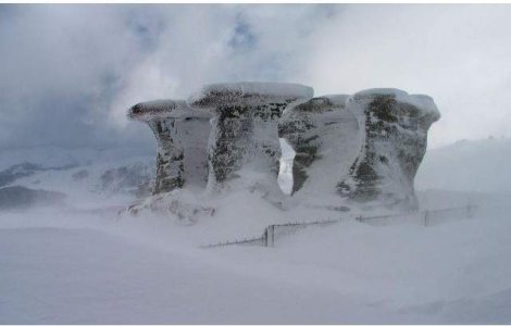 ANM: Risc insemnat de avalanse in Muntii Fagaras si Bucegi
