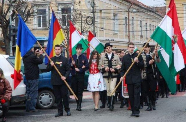 Peste 500 de persoane au iesit la mars de Ziua Maghiarilor