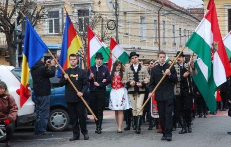 Peste 500 de persoane au iesit la mars de Ziua Maghiarilor