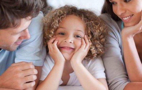 1700 de lei pe luna pentru persoanele care adopta un copil