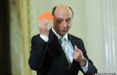 Basescu vrea liber de Rusalii si Sf. Maria